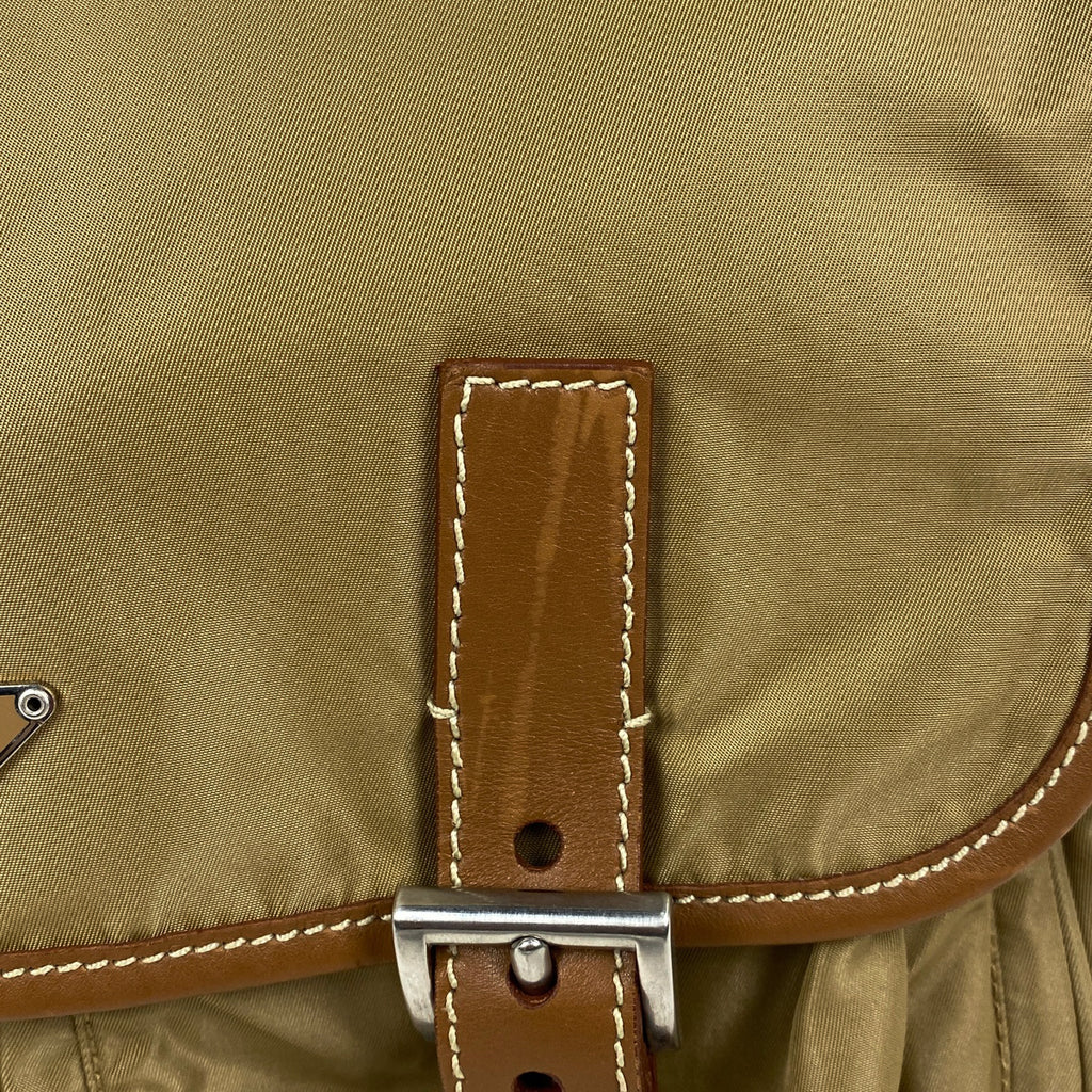 プラダ ロゴプレート ショルダーバッグ 斜め掛け ショルダーバッグ ナイロン ベージュ レディース 【中古】brbag