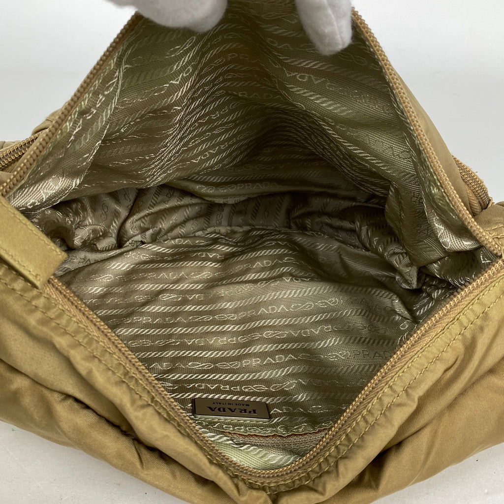 プラダ ロゴプレート ショルダーバッグ 斜め掛け ショルダーバッグ ナイロン ベージュ レディース 【中古】brbag