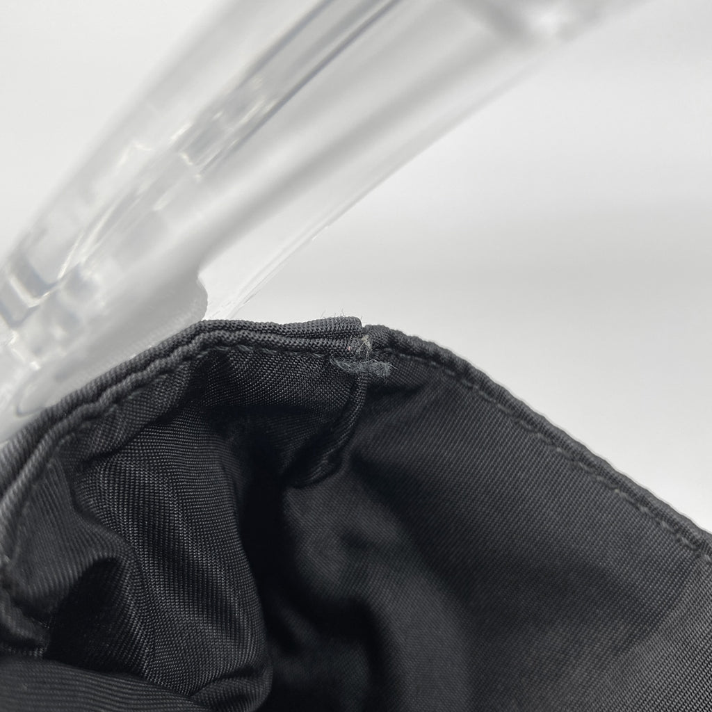 プラダ ロゴプレート ショルダーバッグ ワンショルダー 肩掛け ショルダーバッグ ナイロン ネロ(ブラック) B8171 レディース 【中古】brbag