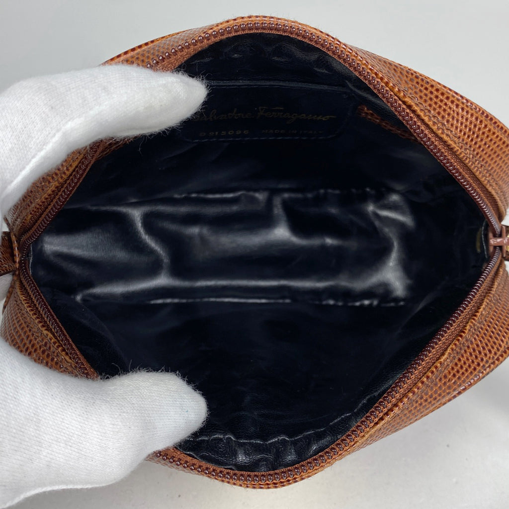 サルヴァトーレフェラガモ ヴァラ ショルダーバッグ 斜め掛け ショルダーバッグ レザー ブラウン レディース 【中古】brbag