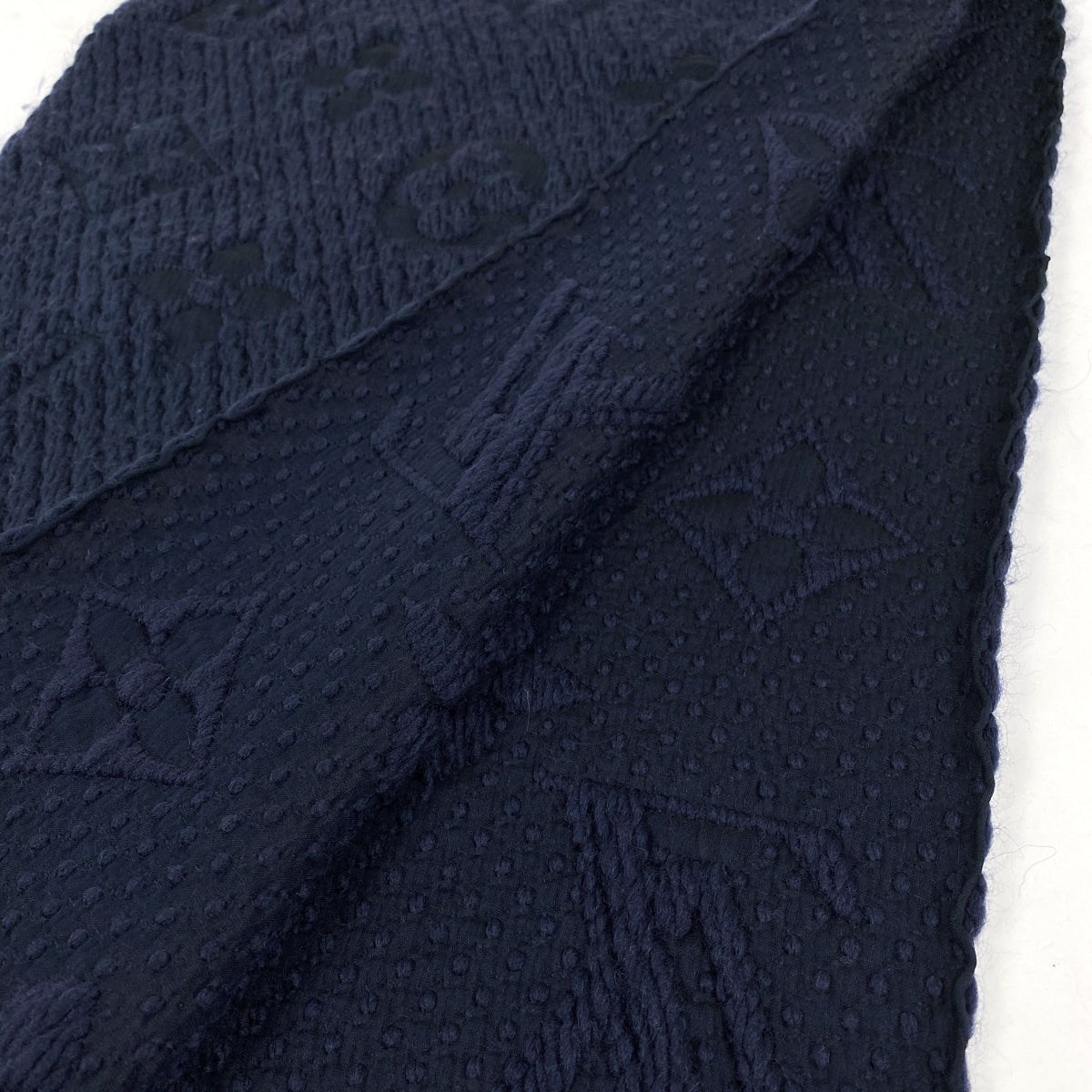 バイセル公式】ルイ・ヴィトン エシャルプ ロゴ マニア モノグラム