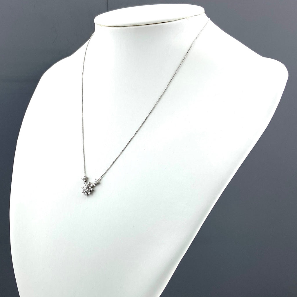 フラワーモチーフ デザインネックレス プラチナ ペンダント メレダイヤ 花 ネックレス Pt850 ダイヤモンド レディース 【中古】nbjwl