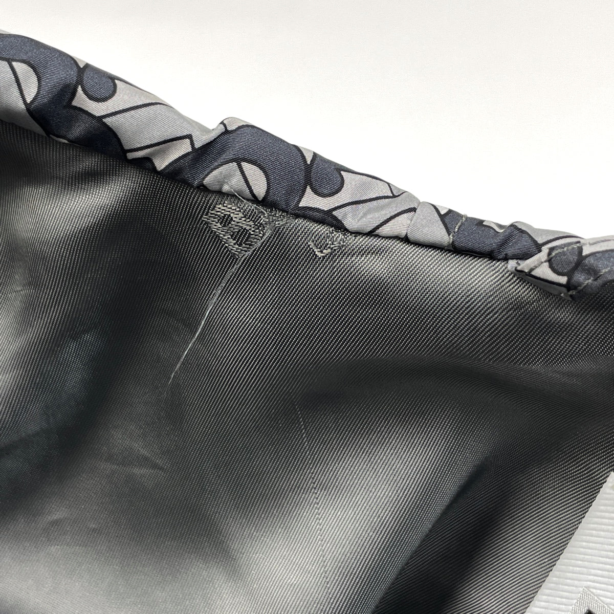 バイセル公式】バーバリー ロゴ ナイロンジップアップパーカー TB