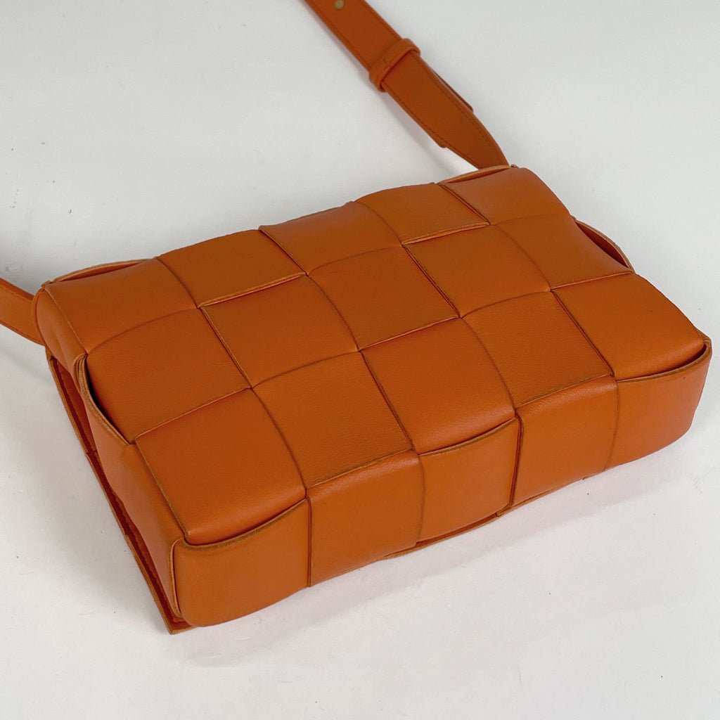 ボッテガヴェネタ カセット ショルダーバッグ マキシイントレチャート ショルダーバッグ レザー オレンジ レディース 【中古】brbag
