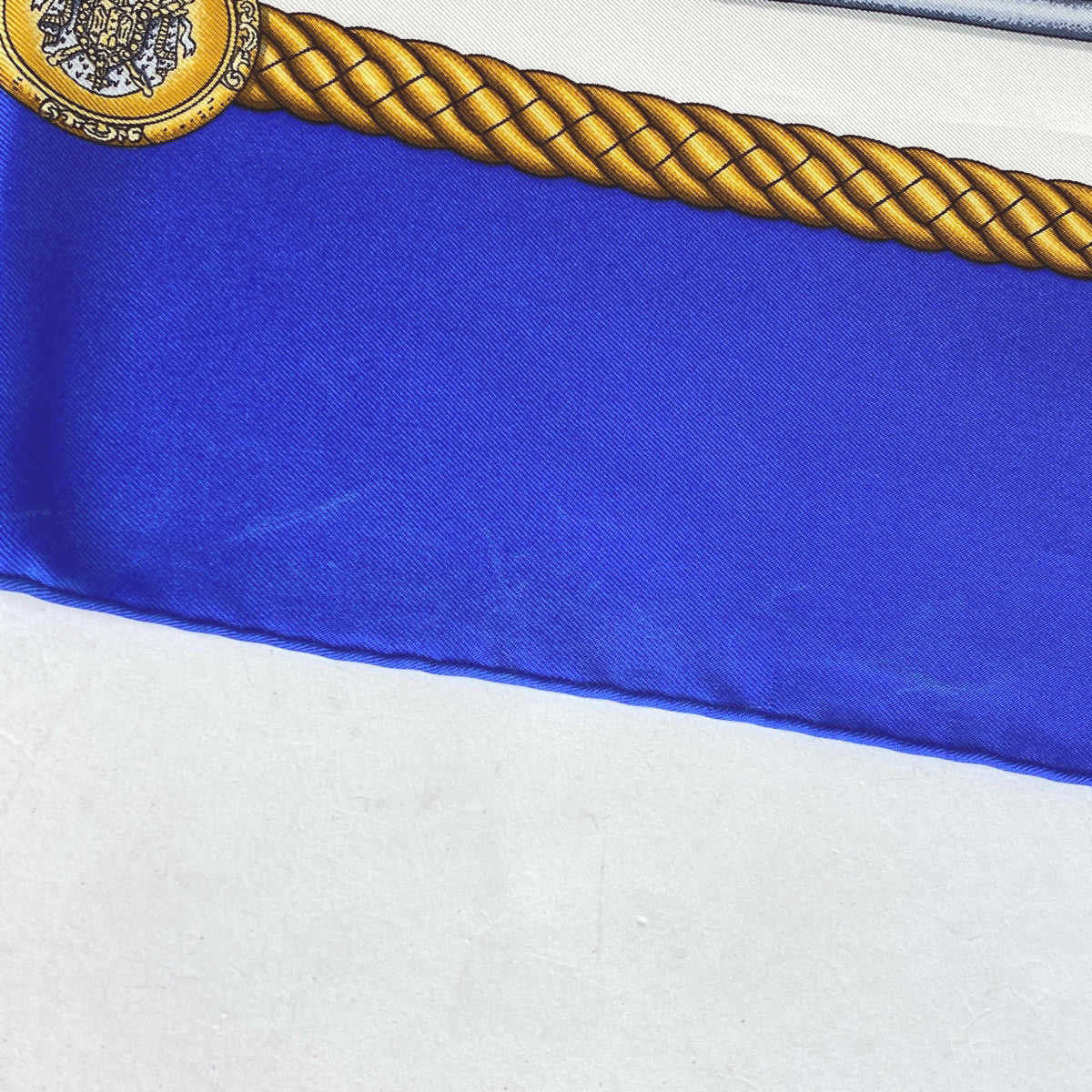 エルメス カレ 90 タンブールの太鼓 王冠 スカーフ HERMES(エルメス) カレ90 LES TAMBOURS タンブールの太鼓王冠