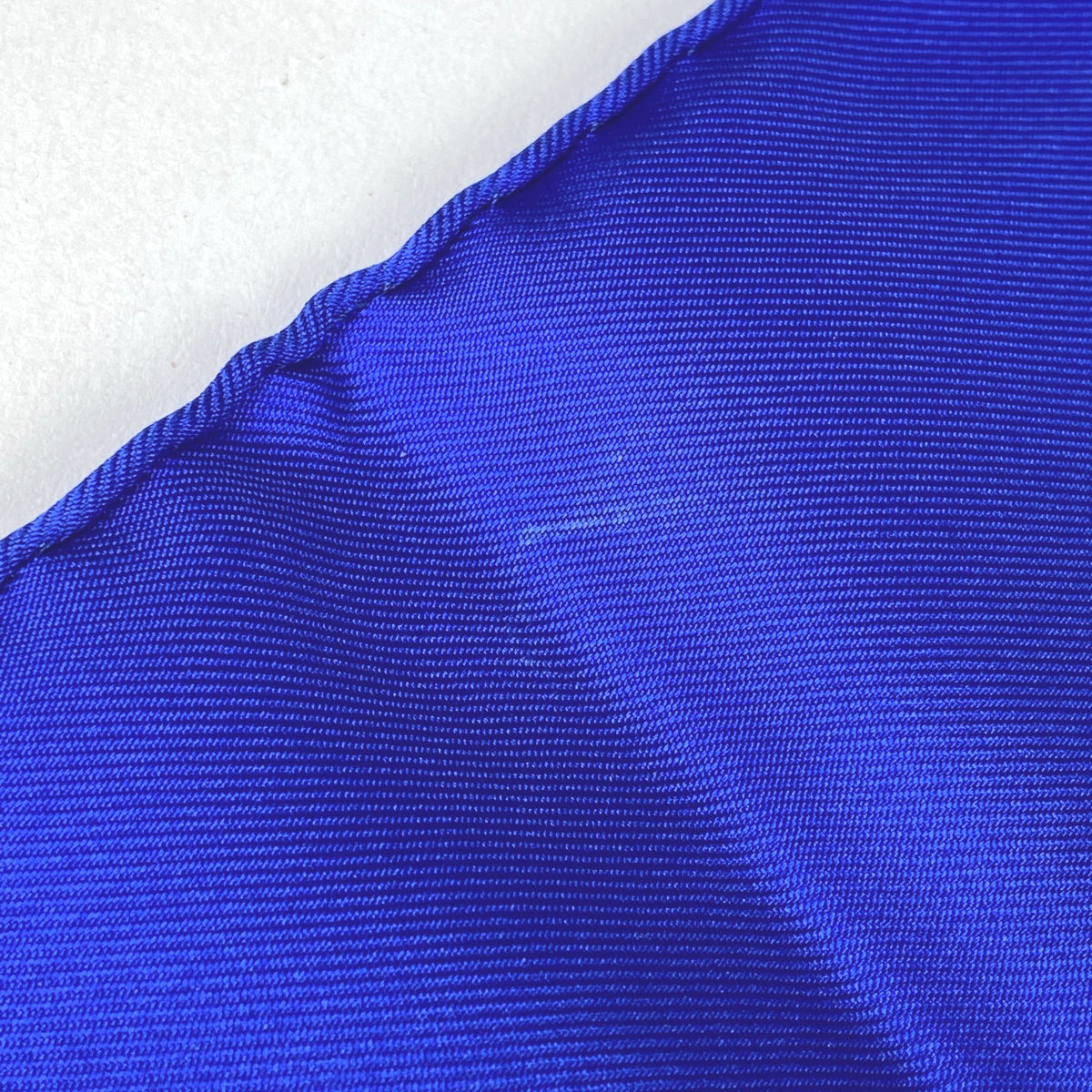 エルメス カレ 90 LES TAMBOURS タンブールの太鼓 王冠 スカーフ