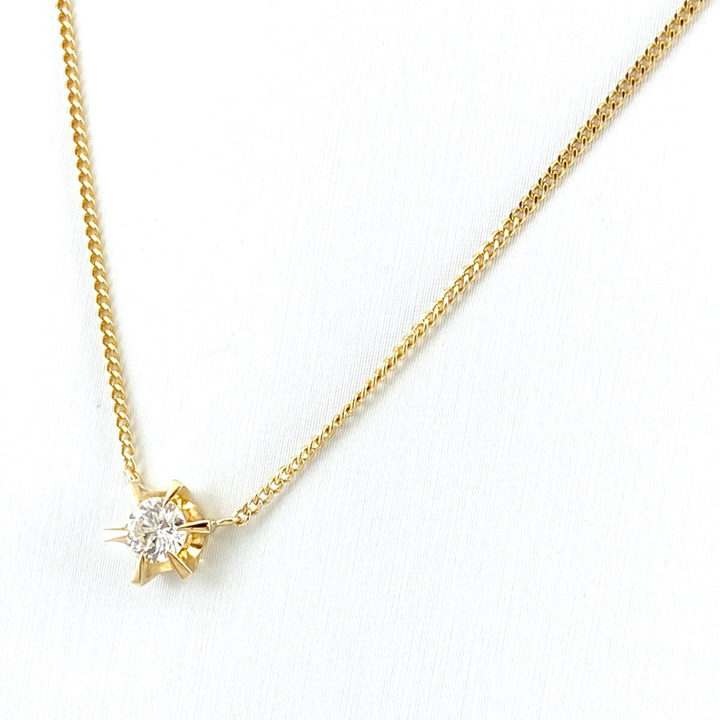 ダイヤモンド デザインネックレス YG イエローゴールド ペンダント ネックレス K18 ダイヤモンド レディース 【中古】nbjwl