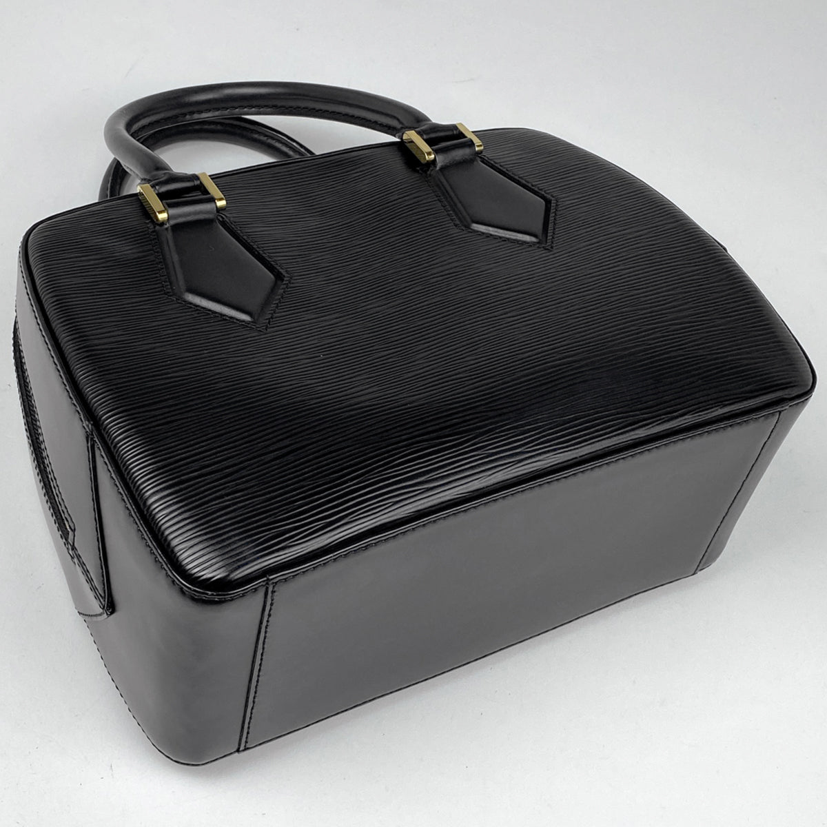 ルイヴィトン サブロン エピ ノワール黒ブラック 直営店購入品 バイセル公式】ルイ・ヴィトン サブロン 手提げ ハンドバッグ