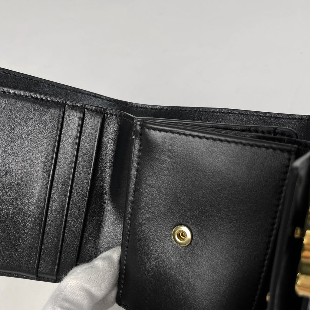 セリーヌ トリオンフ スモール フラップ ウォレット 三つ折り財布 レザー ブラック レディース 【中古】brbag