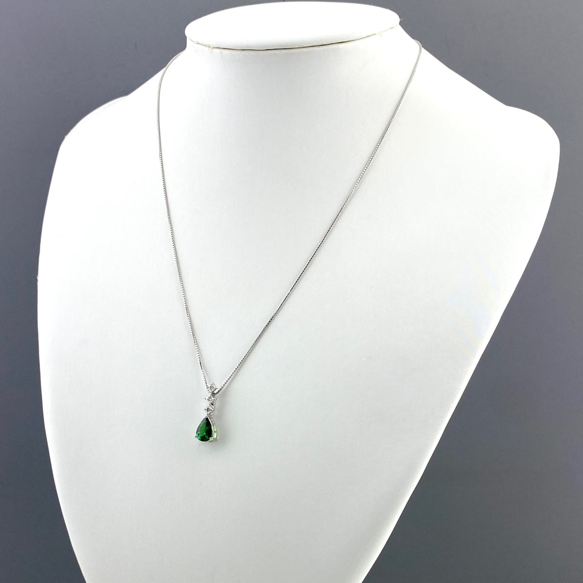 銀座ベルエトワールグリーンガーネット2.07ct PT900ペンダントトップ 銀座ベルエトワールグリーンガーネット2.07ct PT900ペンダント