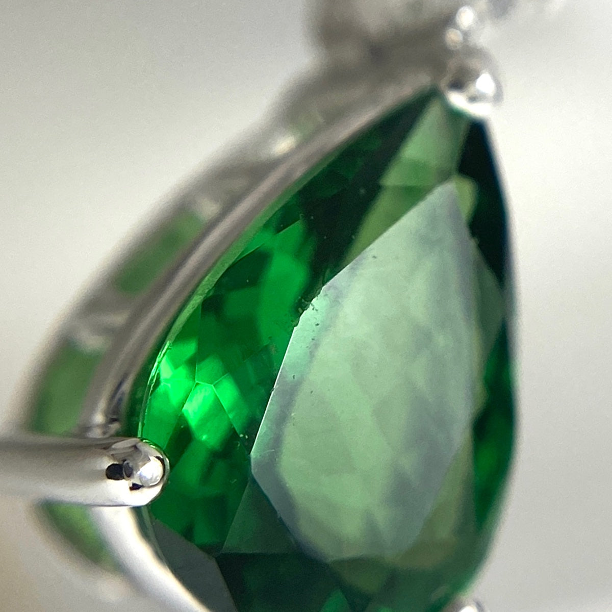 ネックレス Pt850 グリーングロッシュラーガーネット 17/美品 Pt850