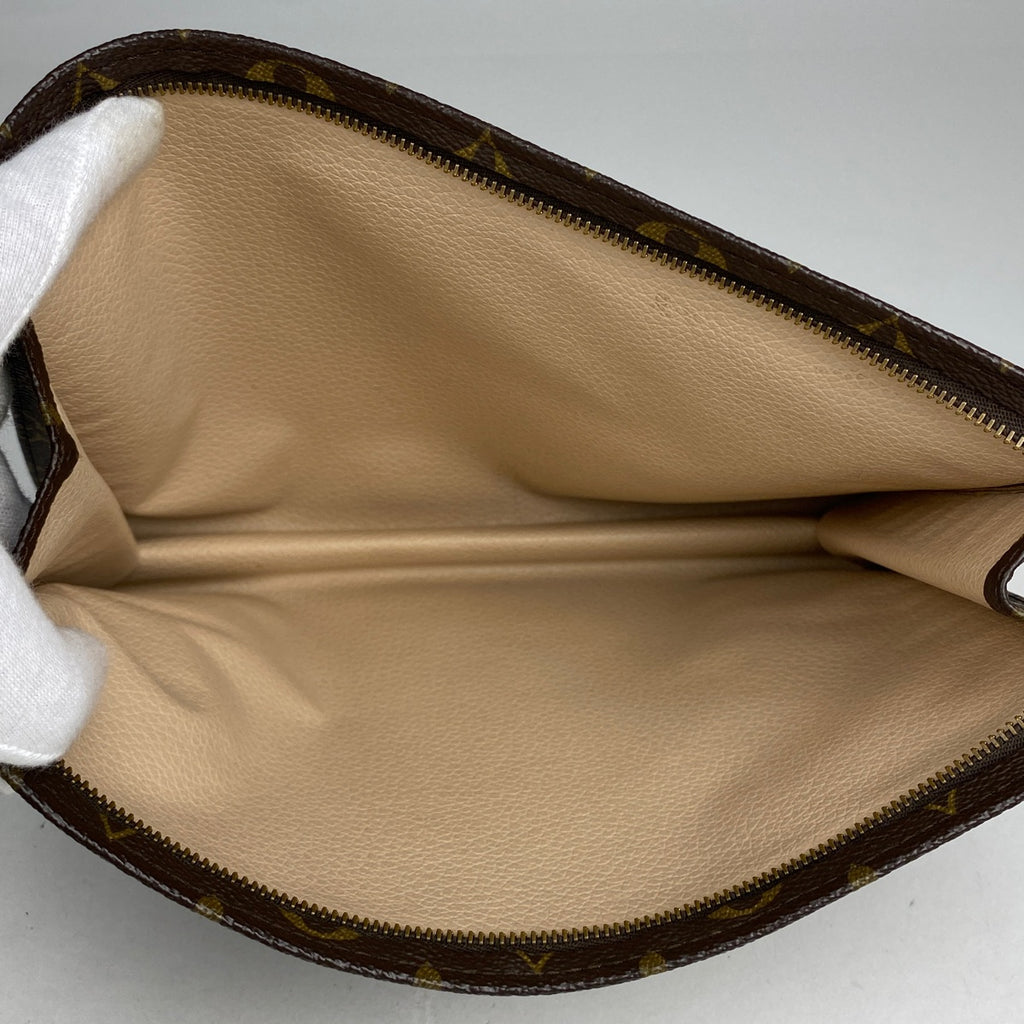 ルイ・ヴィトン ポッシュ トワレット 26 小物入れ クラッチバッグ 化粧ポーチ モノグラム ブラウン M47542 レディース 【中古】brbag