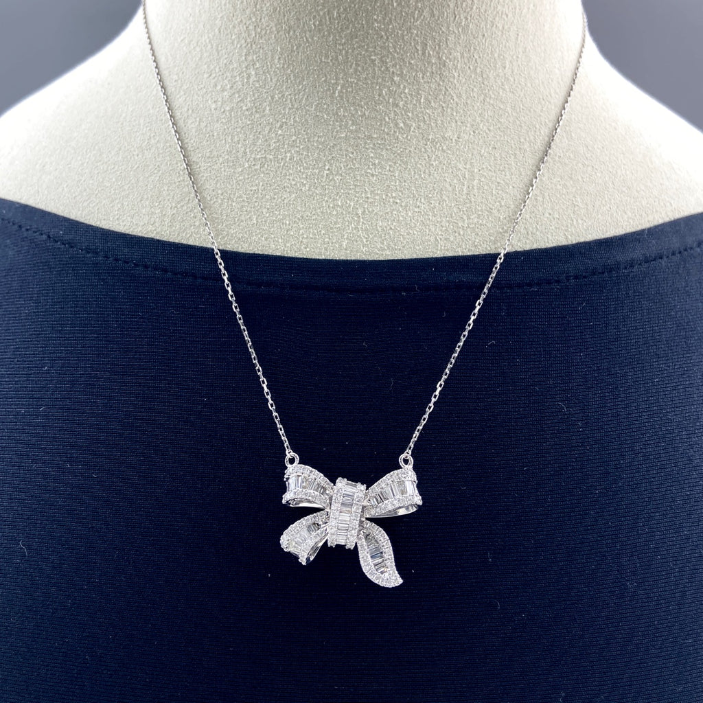 リボンモチーフ デザインネックレス WG ホワイトゴールド ペンダント ネックレス K18 WG ダイヤモンド レディース 【中古】nbjwl