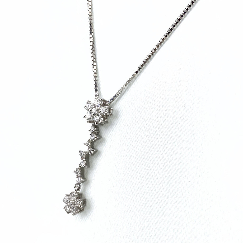 フラワーモチーフ デザインネックレス WG ホワイトゴールド ペンダント 花 ネックレス K18 WG ダイヤモンド レディース 【中古】nbjwl