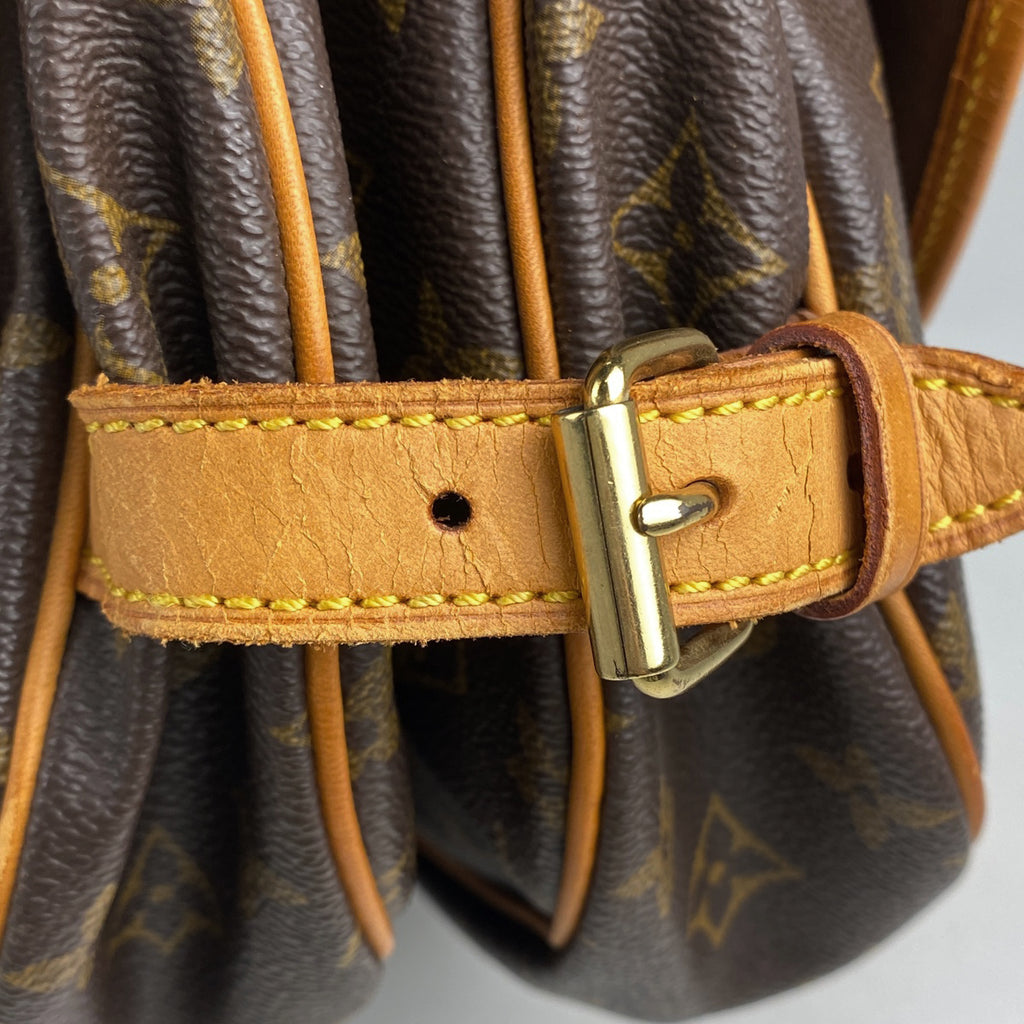 ルイ・ヴィトン ソミュール 30 斜め掛け ショルダーバッグ モノグラム ブラウン M42256 レディース 【中古】brbag