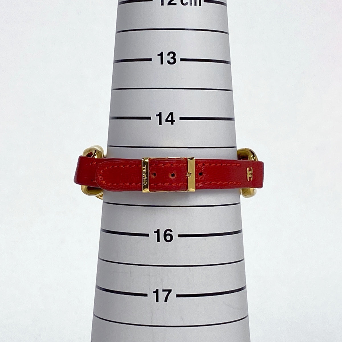 CHANEL シャネル　赤 レザー バングル スタッズ付き　ブレスレット バイセル公式】シャネル ココマーク ブレスレット 腕輪 チェーン