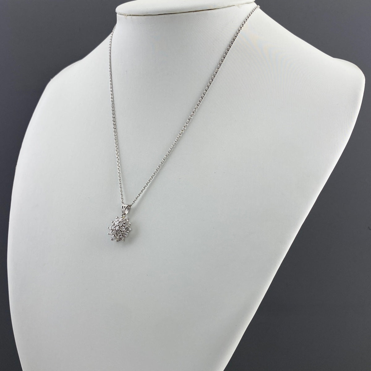 プラチナ ネックレス バイセル公式】メレダイヤ デザインネックレス プラチナ