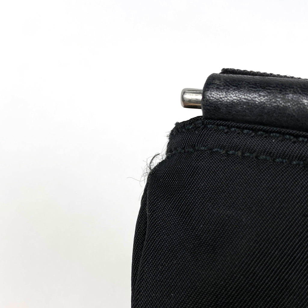 プラダ ロゴプレート ショルダーバッグ 斜め掛け ミニ ショルダーバッグ ナイロン ネロ(ブラック) 【中古】brbag