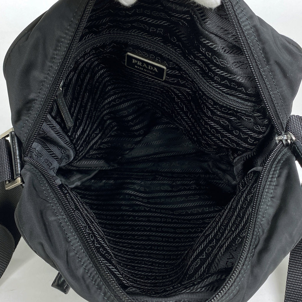 プラダ ロゴプレート ショルダーバッグ 斜め掛け ショルダーバッグ ナイロン ネロ(ブラック) レディース 【中古】brbag