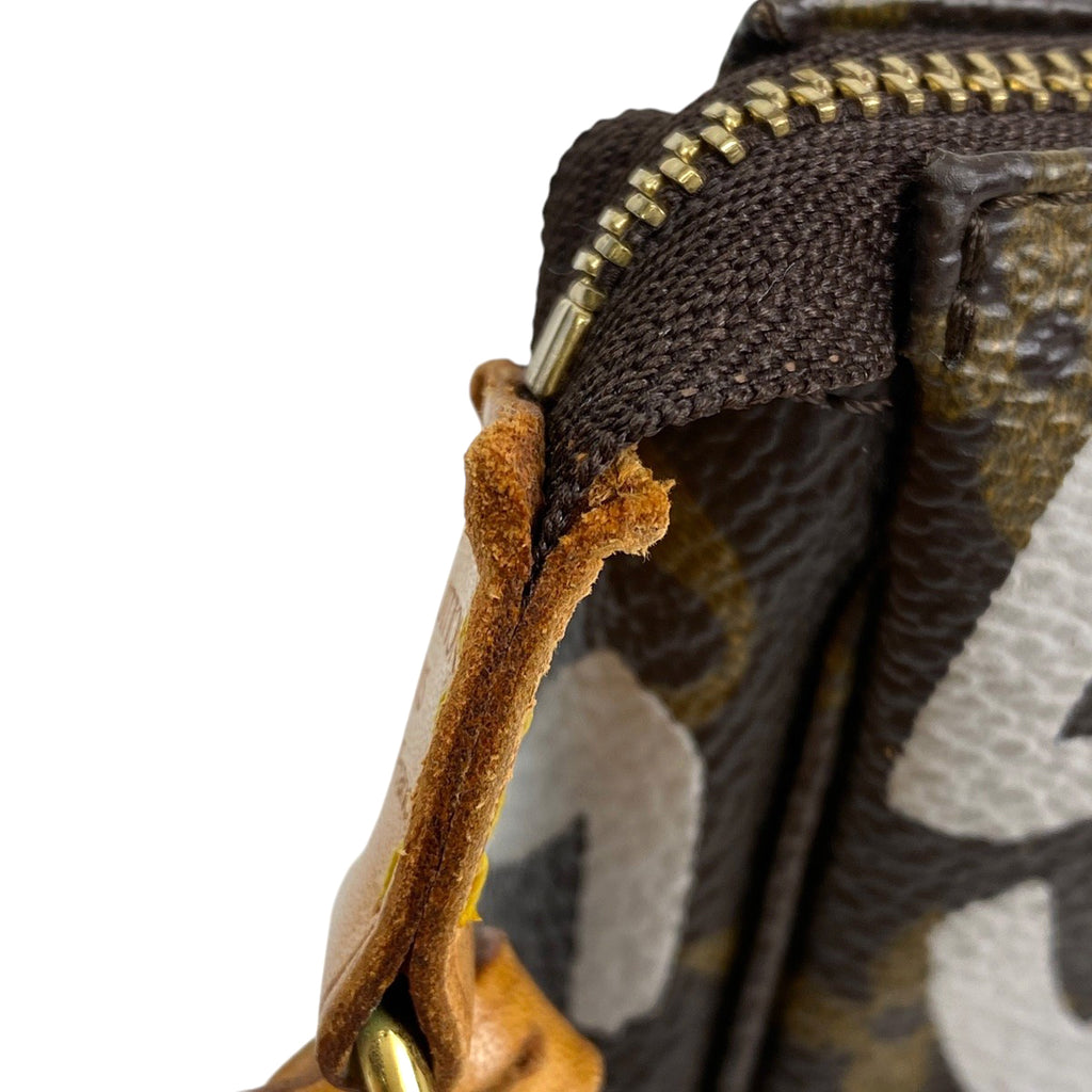 ルイ・ヴィトン ポシェット アクセソワール メイク コスメ アクセサリーポーチ モノグラムグラフィティ アルジャン M92192 レディース 【中古】brbag