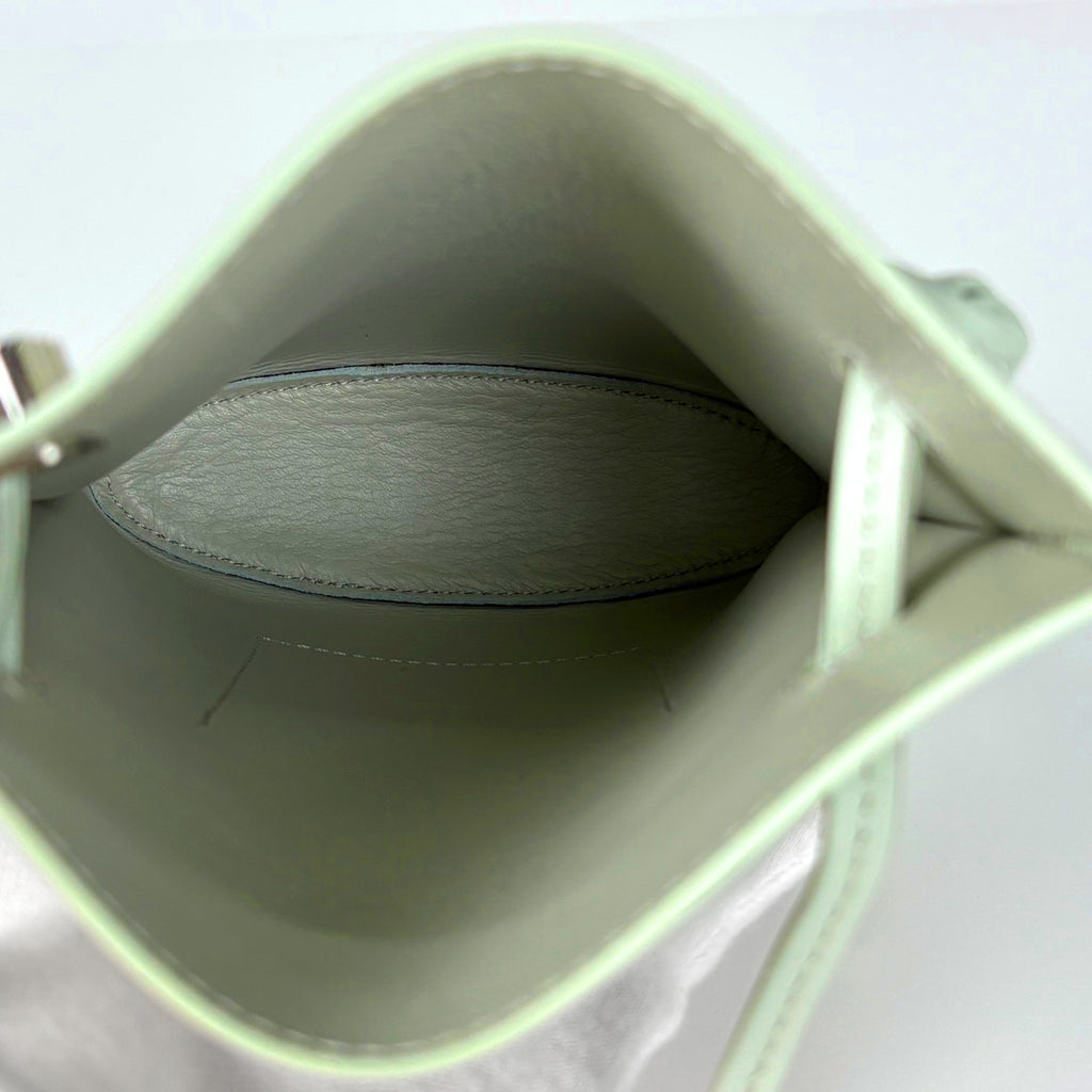 ロエベ ダイスポケット アナグラム ロゴ ショルダーバッグ レザー グリーン レディース 【中古】brbag