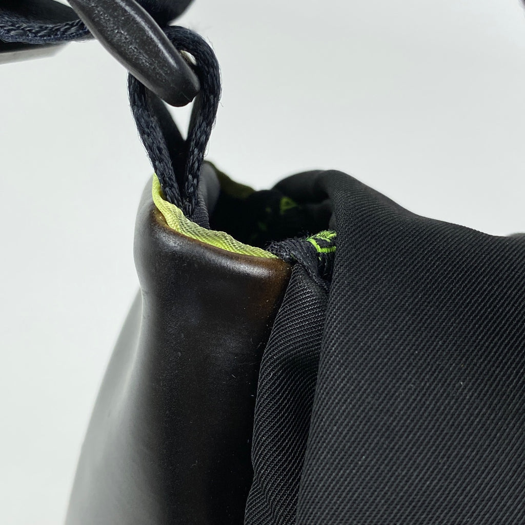 シャネル スポーツライン ショルダーバッグ ココマーク メッセンジャーバッグ ショルダーバッグ ナイロン ブラック レディース 【中古】brbag