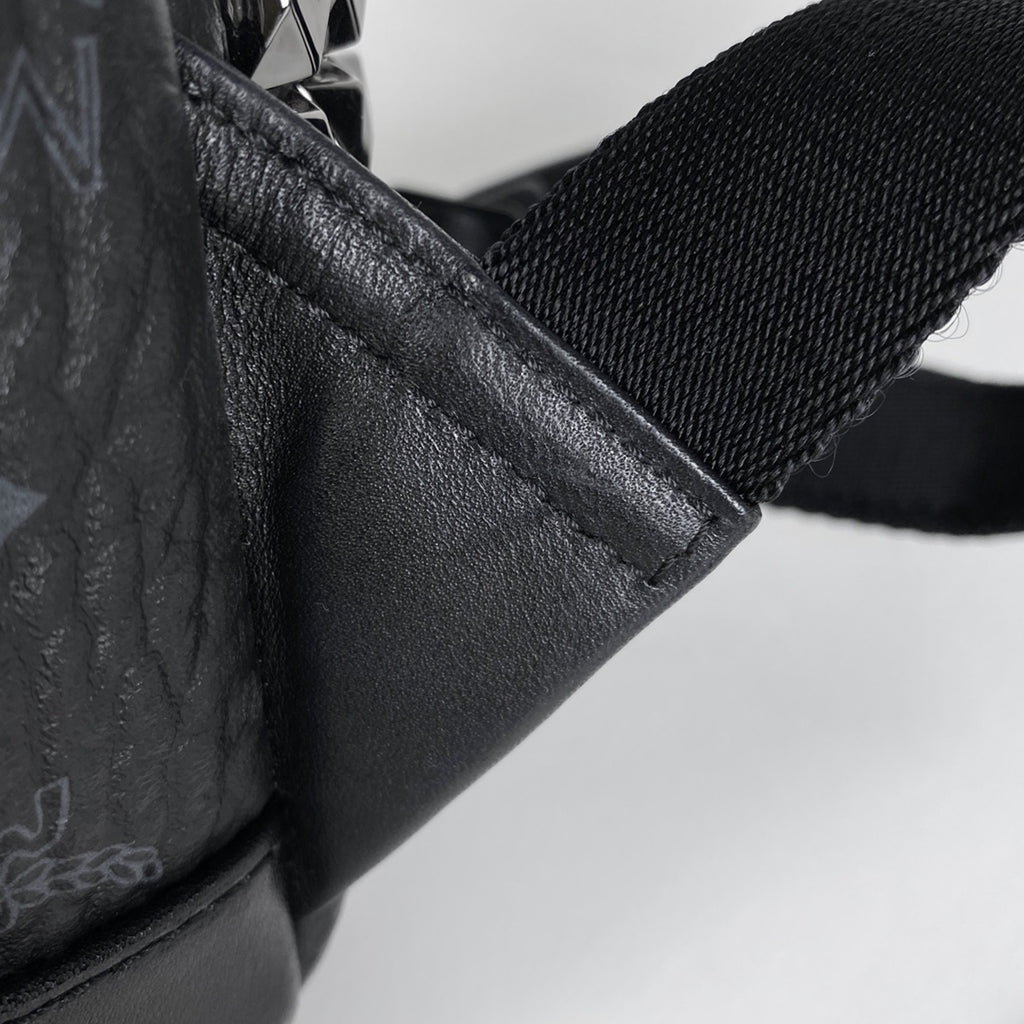 エム・シー・エム ロゴグラム リュックサック スタッズ ヴィセトス バックパック デイパック リュック レザー ブラック レディース 【中古】brbag