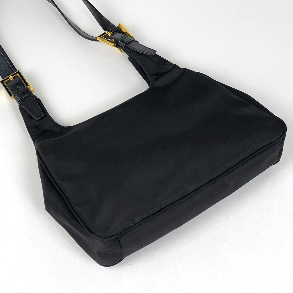 フェンディ ズッカロゴ ショルダーバッグ 肩掛け ショルダーバッグ ナイロン ブラック 15331 レディース 【中古】brbag