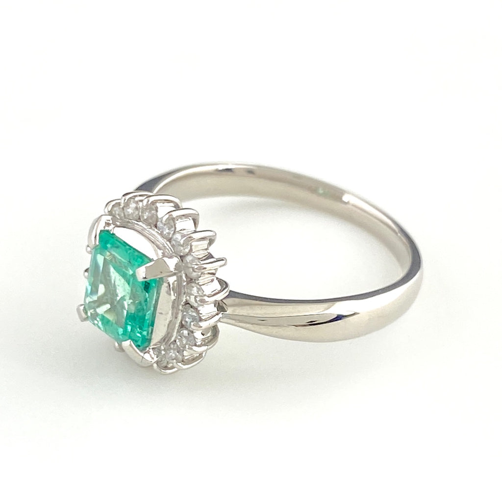 エメラルド デザインリング プラチナ 指輪 メレダイヤ リング 12号 Pt900 エメラルド ダイヤモンド レディース 【中古】nbjwl