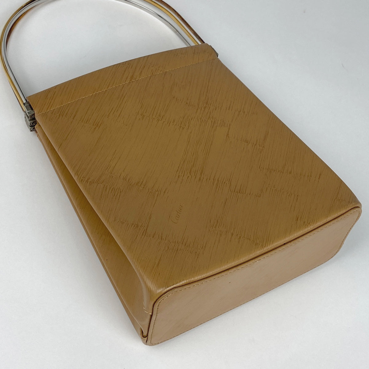 ★美品・ギャラ付き カルティエ ビジネスバッグ ハンドバッグ レザー ベージュ バイセル公式】カルティエ トリニティ ハンドバッグ ロゴ