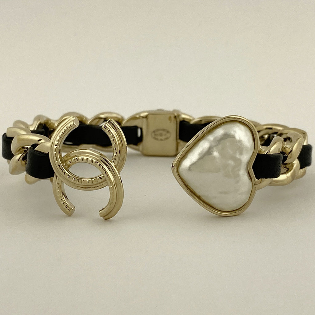 シャネル ココマーク バングル ハート 腕輪 バングル GP レザー ゴールド ブラック レディース 【中古】bracc