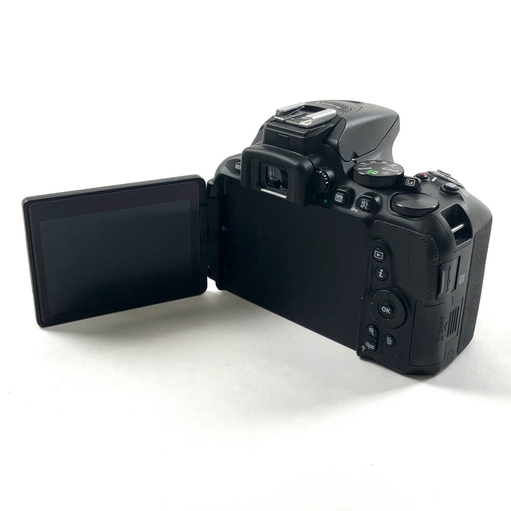 ニコン Nikon D5600 18-55 VR レンズキット デジタル 一眼レフカメラ 【中古】cambb