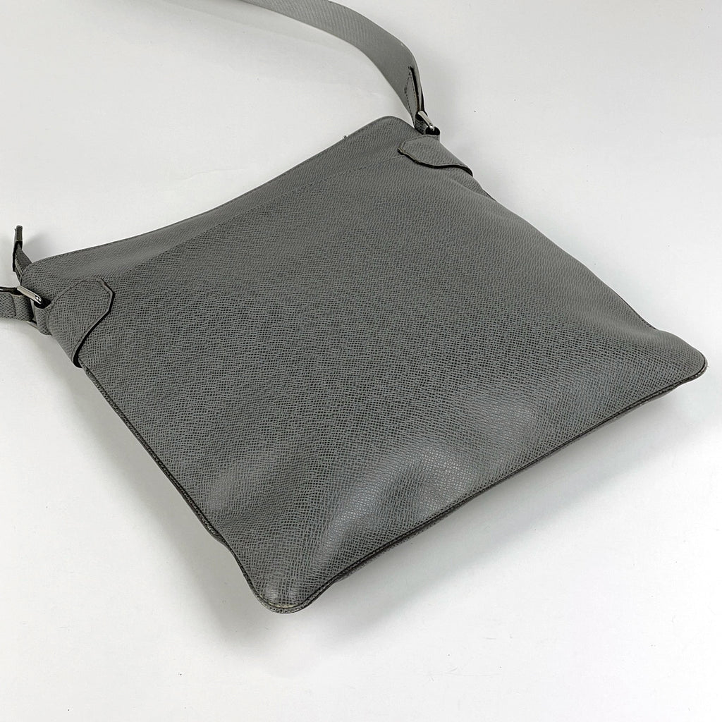 ルイ・ヴィトン サシャ 斜め掛け ショルダーバッグ タイガ グラシエ(グレー) M32630 MB2132 メンズ 【中古】brbag