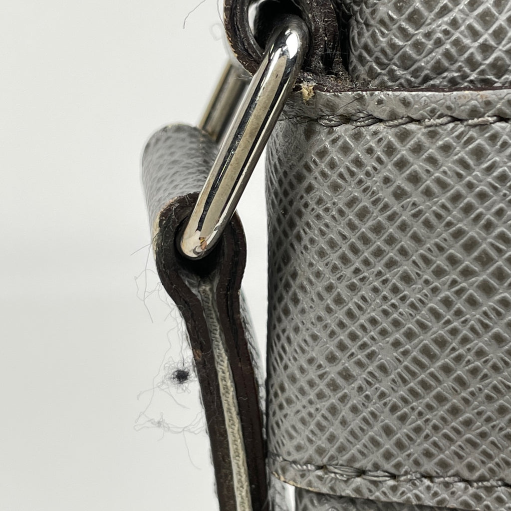 ルイ・ヴィトン サシャ 斜め掛け ショルダーバッグ タイガ グラシエ(グレー) M32630 MB2132 メンズ 【中古】brbag