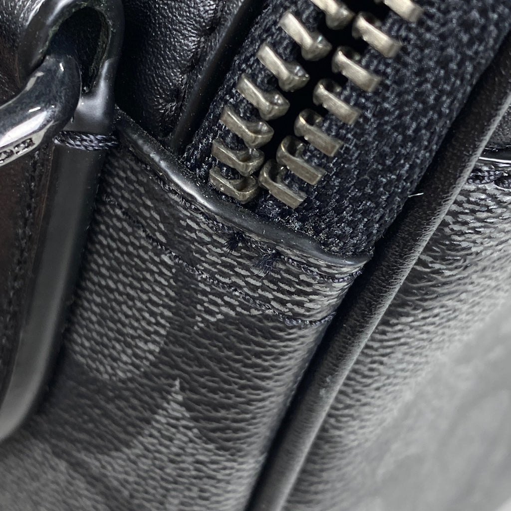 コーチ シグネチャー ショルダーバッグ 斜め掛け ショルダーバッグ コーティングキャンバス ブラック メンズ 【中古】brbag