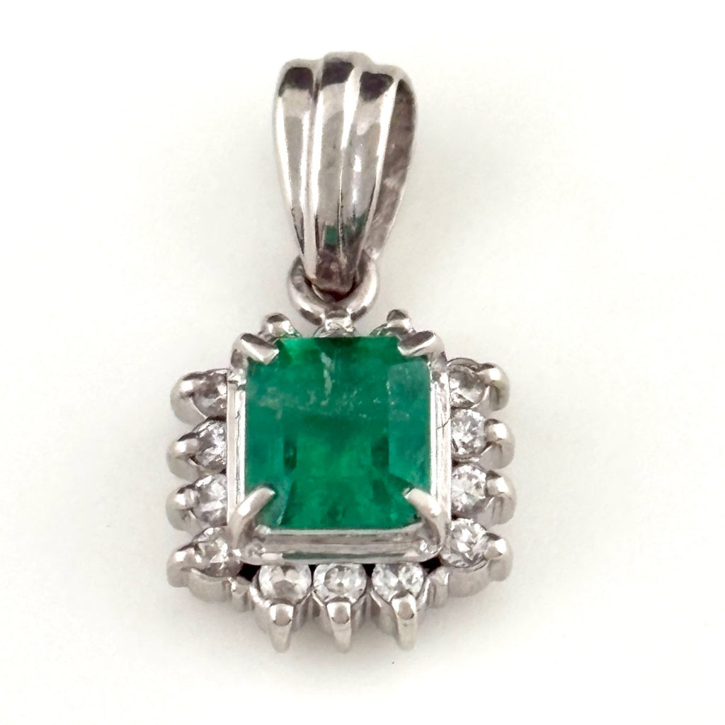 エメラルド ペンダントトップ プラチナ メレダイヤ ペンダントトップ Pt900 エメラルド ダイヤモンド レディース ノンブランドジュエリー 【中古】nbjwl