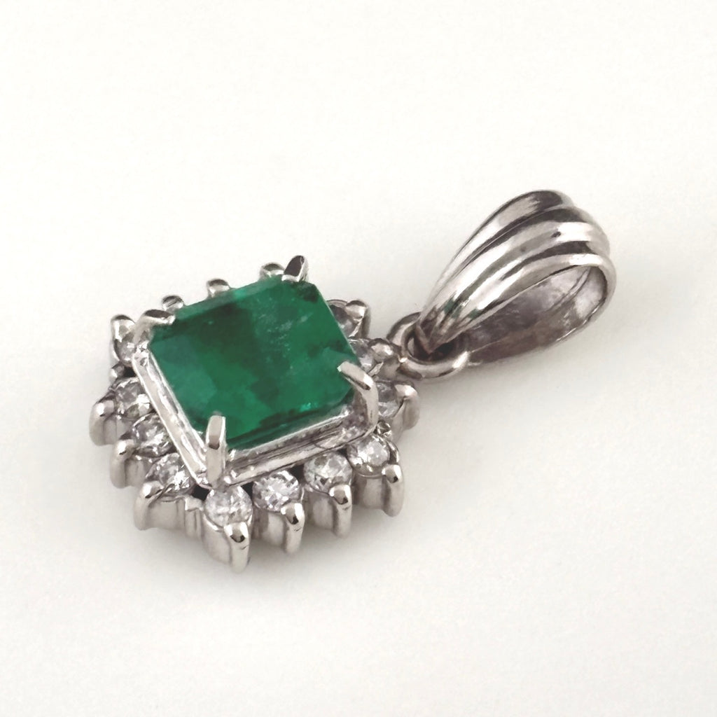 エメラルド ペンダントトップ プラチナ メレダイヤ ペンダントトップ Pt900 エメラルド ダイヤモンド レディース ノンブランドジュエリー 【中古】nbjwl