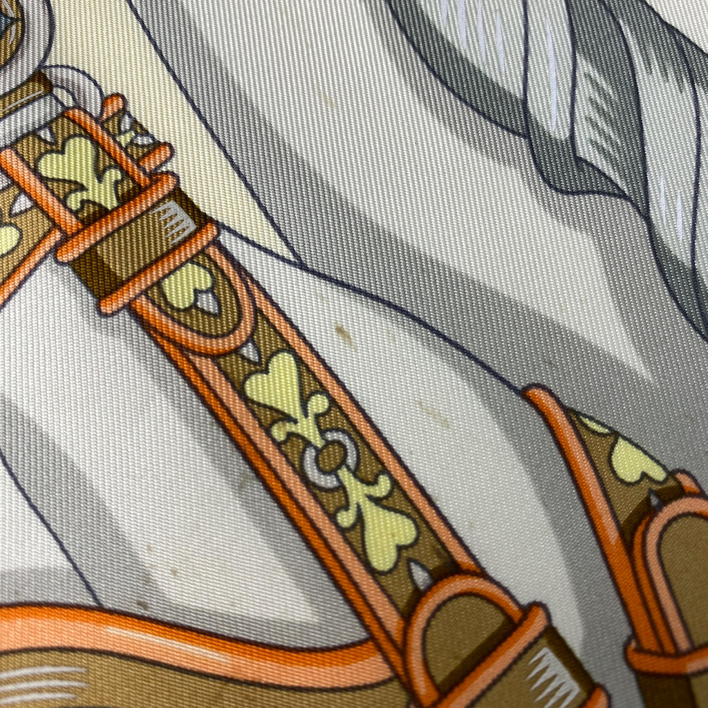 エルメス カレ 90 HARNAIS DE COEUR アルネ ドゥ クール スカーフ シルク クリーム マルチカラー レディース 【中古】brbag