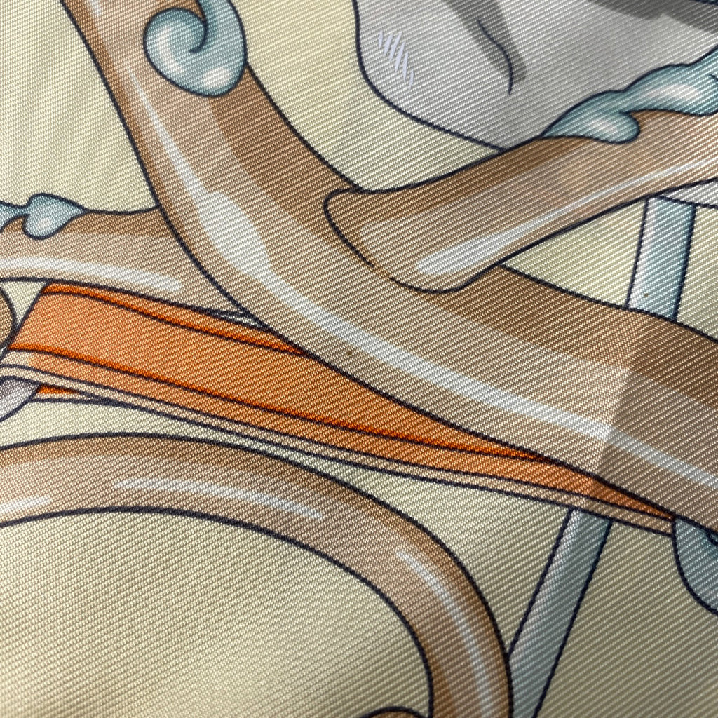 エルメス カレ 90 HARNAIS DE COEUR アルネ ドゥ クール スカーフ シルク クリーム マルチカラー レディース 【中古】brbag