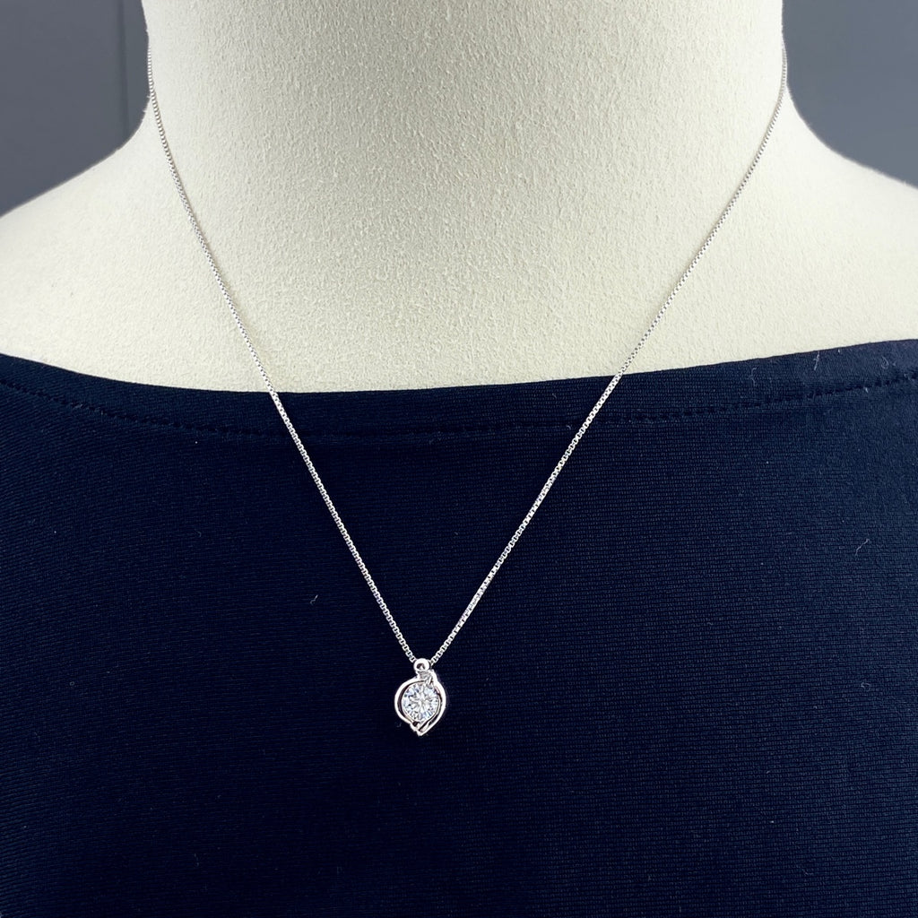 ダイヤモンド デザインネックレス プラチナ ペンダント ネックレス Pt900 Pt850 ダイヤモンド レディース 【中古】nbjwl