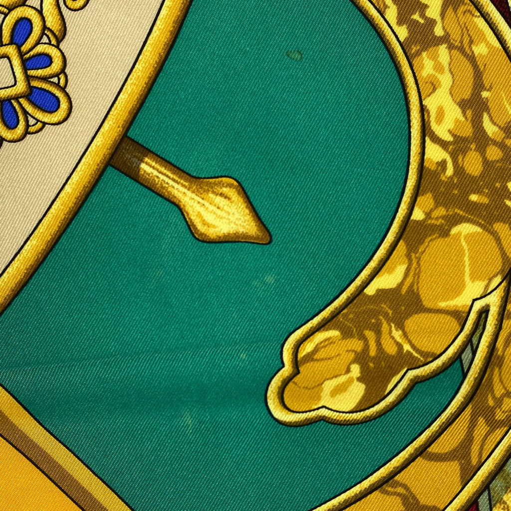 エルメス カレ 90 CARPE DIEM 今日一日を楽しむ 太陽 月 星 スカーフ シルク レッド ゴールド マルチカラー レディース 【中古】brbag