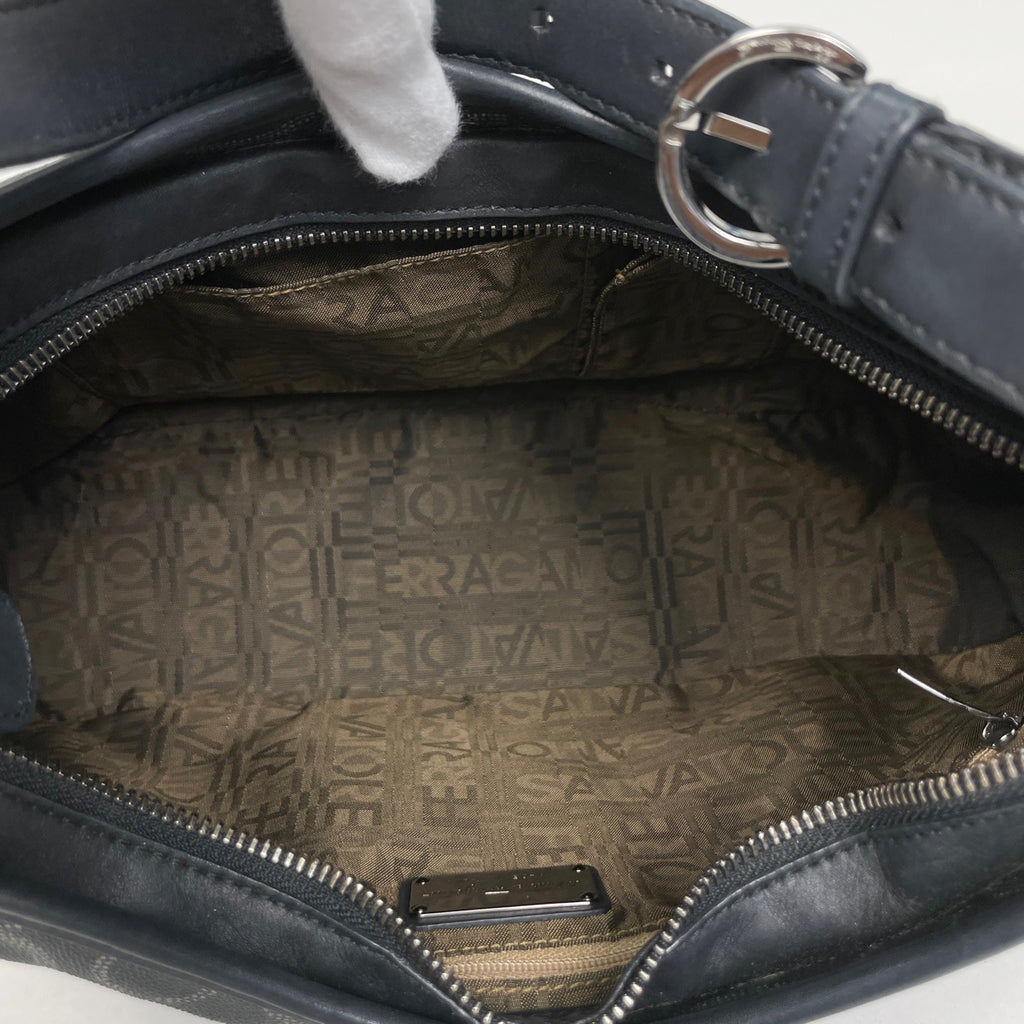 サルヴァトーレフェラガモ ガンチーニ ショルダーバッグ 総柄 ワンショルダー ショルダーバッグ コーティングキャンバス ブラック レディース 【中古】brbag