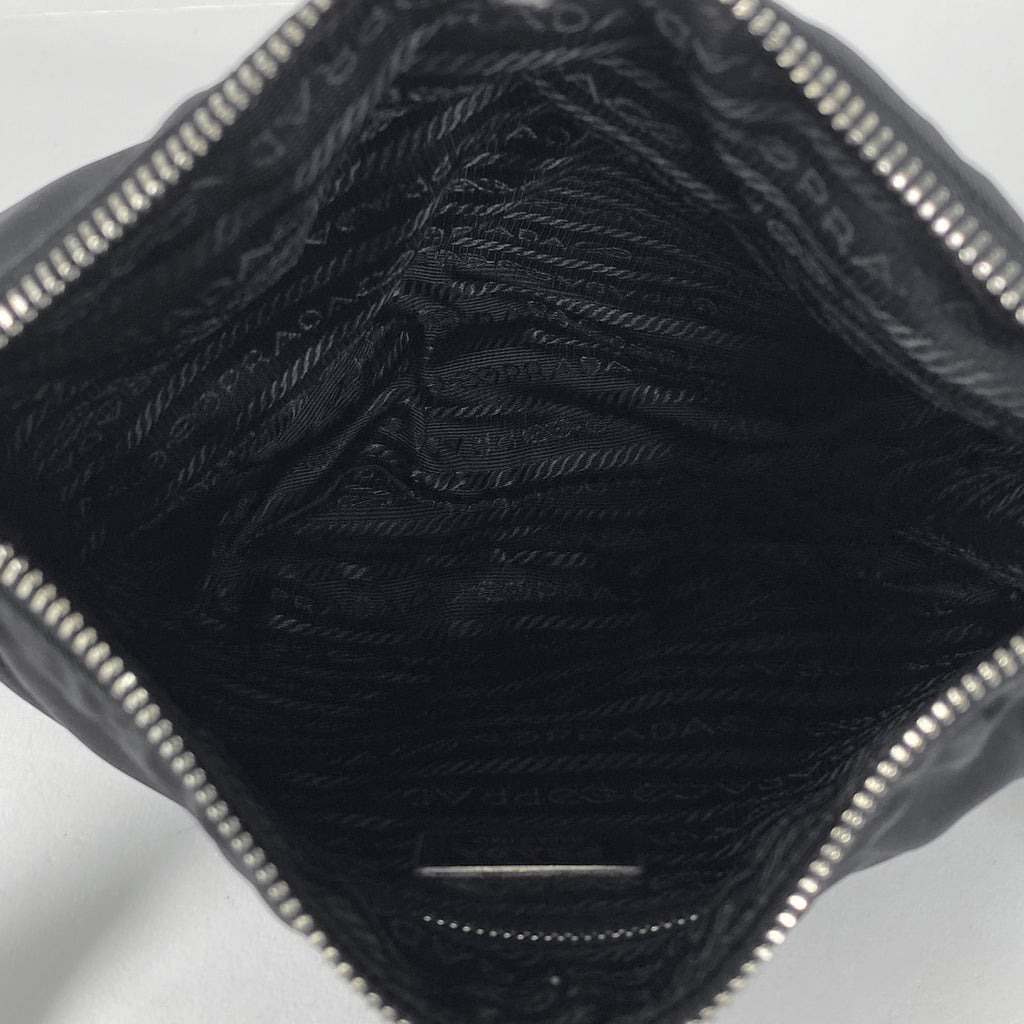 プラダ ロゴプレート ショルダーバッグ ナイロン ネロ(ブラック) レディース 【中古】brbag