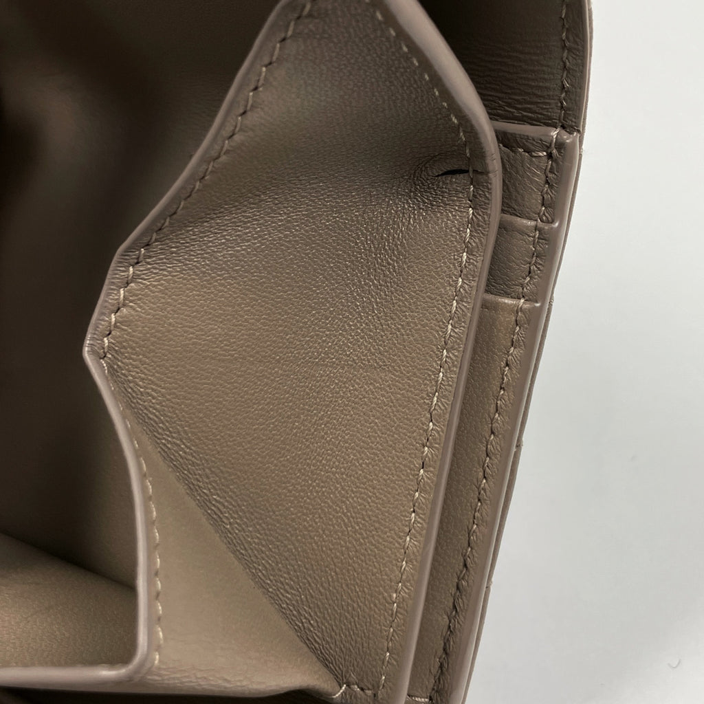 イヴ・サンローラン YSL カサンドラ コンパクトウォレット 札入れ 小銭入れ 三つ折り財布 レザー ベージュ 692061 レディース 【中古】brbag