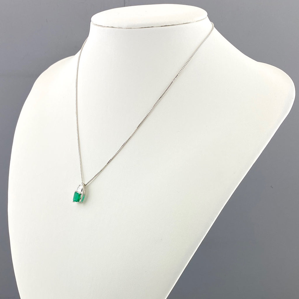 エメラルド デザインネックレス プラチナ ペンダント メレダイヤ ダイヤモンド ネックレス Pt900 Pt850 エメラルド レディース 【中古】nbjwl