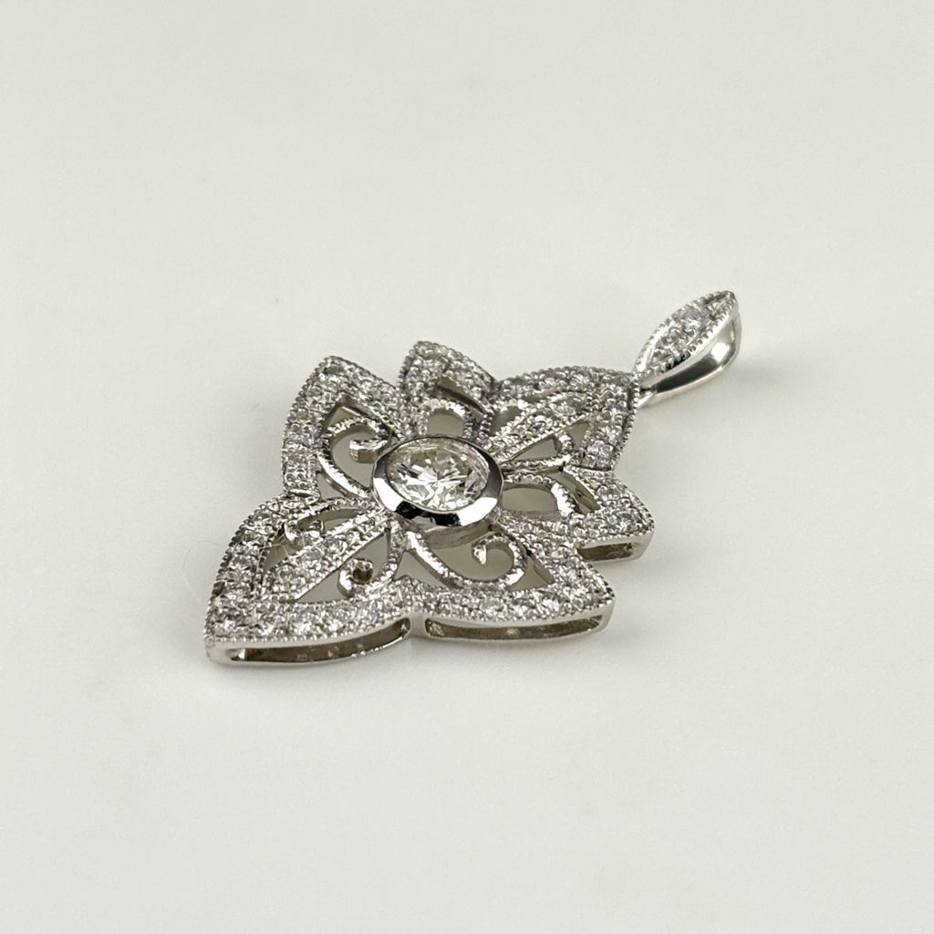 ダイヤモンド デザインペンダントトップ プラチナ メレダイヤ ペンダントトップ Pt900 ダイヤモンド レディース 【中古】nbjwl