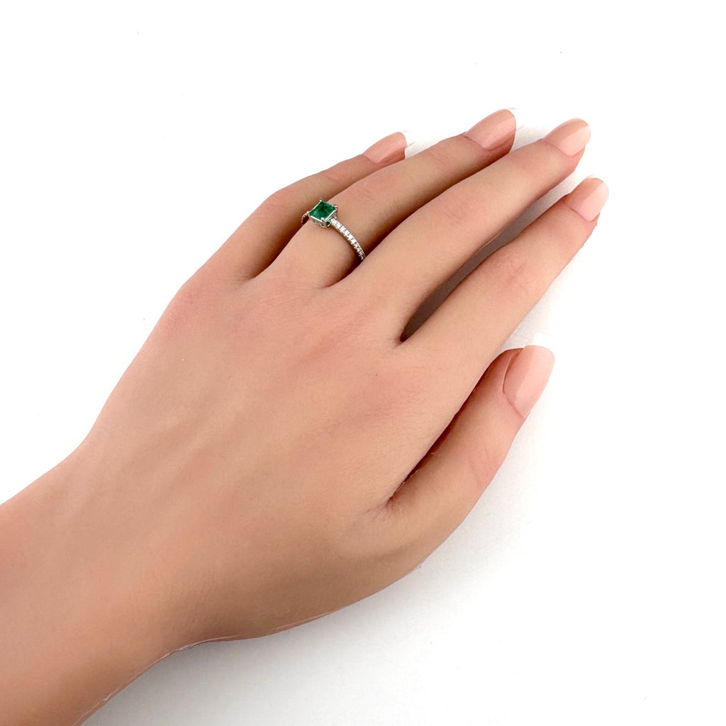 エメラルド デザインリング WG ホワイトゴールド 指輪 メレダイヤ