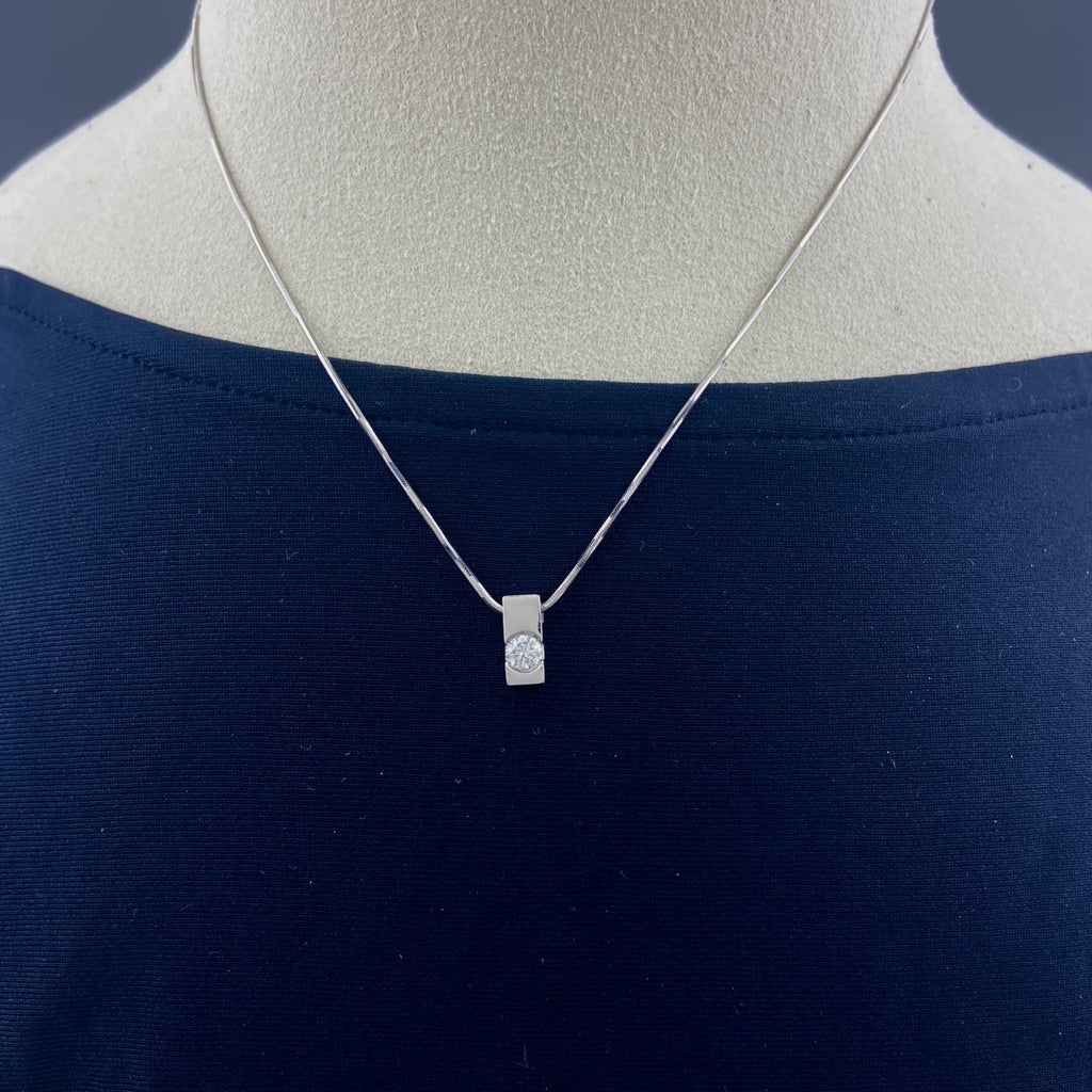 ヨンドシー ダイヤモンド デザインネックレス プラチナ ペンダント ネックレス Pt850 ダイヤモンド レディース 【中古】brjwl