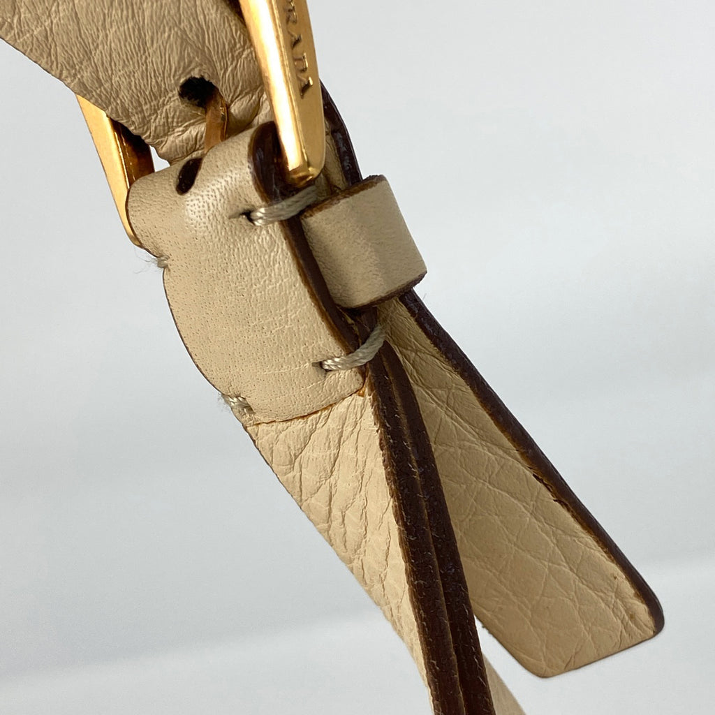 プラダ ショルダーバッグ レザー クリーム レディース 中古 brbag