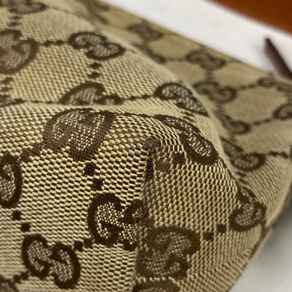 GUCCI アクセサリーポーチ　GG柄　キャンバス×レザー　ブラウン GUCCI ハンドバッグ アクセサリー ポーチ GGキャンバス レザー